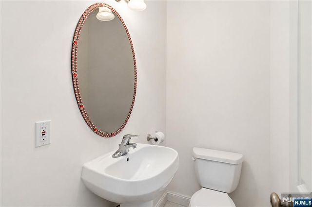 400 Paris Avenue, Northvale, NJ 07647