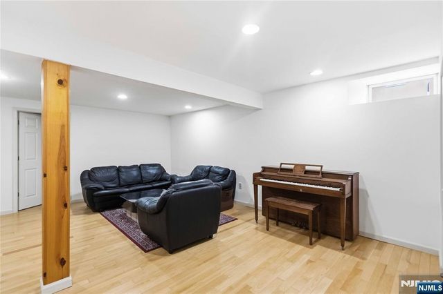 400 Paris Avenue, Northvale, NJ 07647