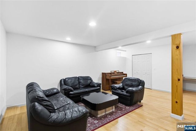 400 Paris Avenue, Northvale, NJ 07647