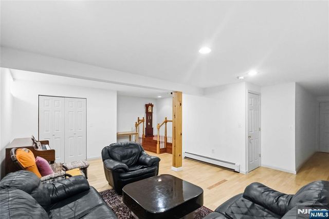 400 Paris Avenue, Northvale, NJ 07647