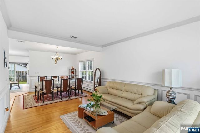 400 Paris Avenue, Northvale, NJ 07647