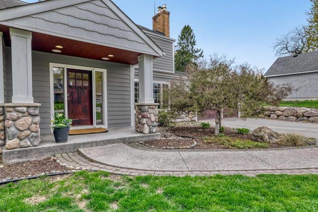 65 Interlachen Lane, Excelsior, MN 55331