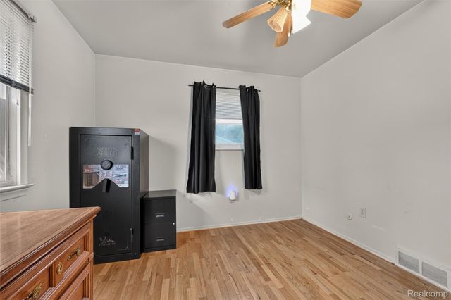 12327 N Jennings Road, Vienna Charter Township, MI 48420
