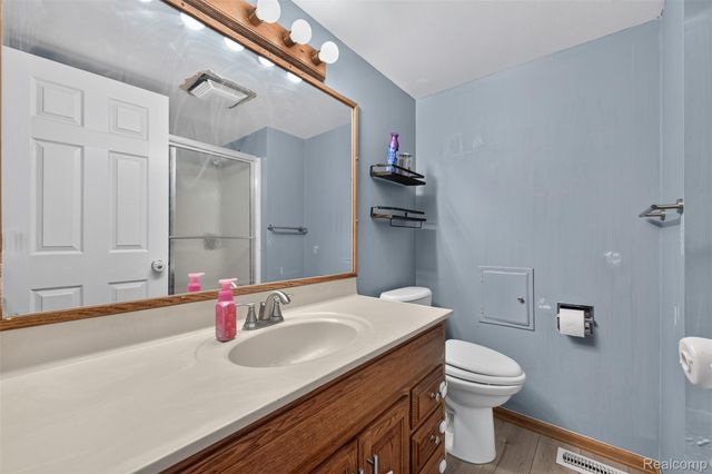 12327 N Jennings Road, Vienna Charter Township, MI 48420