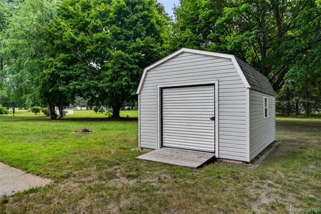 12327 N Jennings Road, Vienna Charter Township, MI 48420