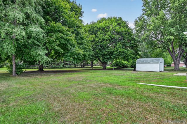 12327 N Jennings Road, Vienna Charter Township, MI 48420