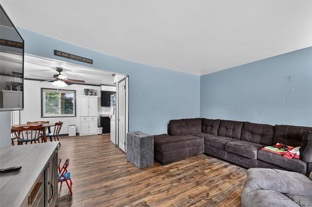 12327 N Jennings Road, Vienna Charter Township, MI 48420