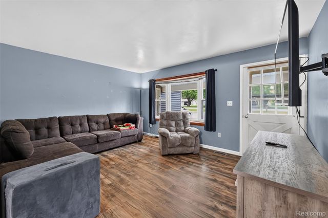 12327 N Jennings Road, Vienna Charter Township, MI 48420