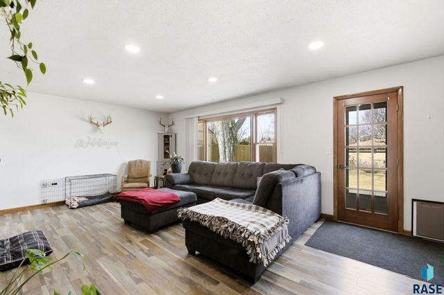 2309 S Braemar Dr Drive, Sioux Falls, SD 57105