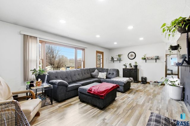 2309 S Braemar Dr Drive, Sioux Falls, SD 57105