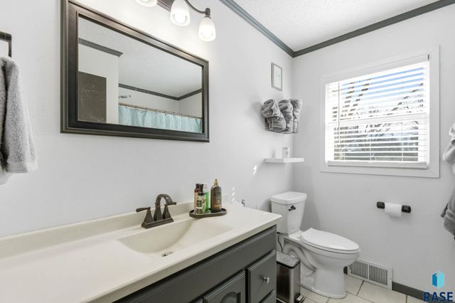 2309 S Braemar Dr Drive, Sioux Falls, SD 57105