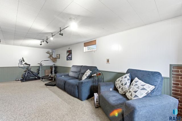 2309 S Braemar Dr Drive, Sioux Falls, SD 57105