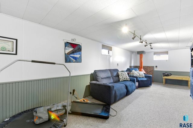 2309 S Braemar Dr Drive, Sioux Falls, SD 57105