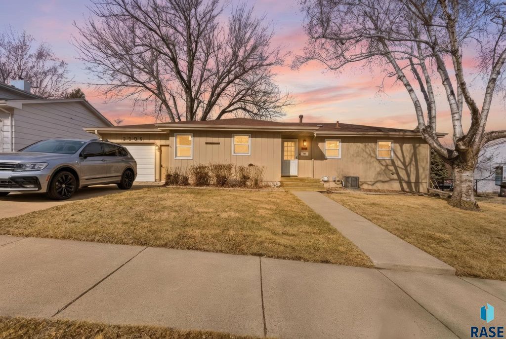 2309 S Braemar Dr Drive, Sioux Falls, SD 57105