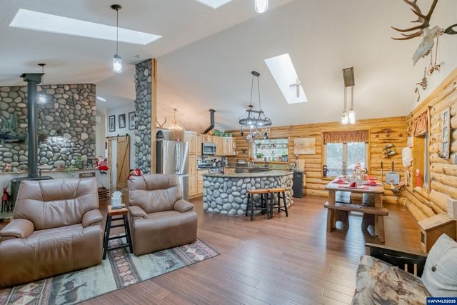 32583 Bellinger Scale Rd, Lebanon, OR 97355