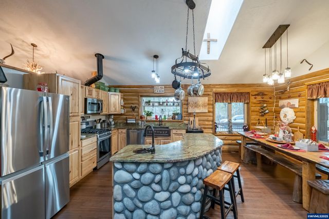 32583 Bellinger Scale Rd, Lebanon, OR 97355