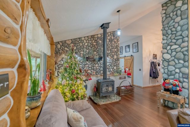 32583 Bellinger Scale Rd, Lebanon, OR 97355