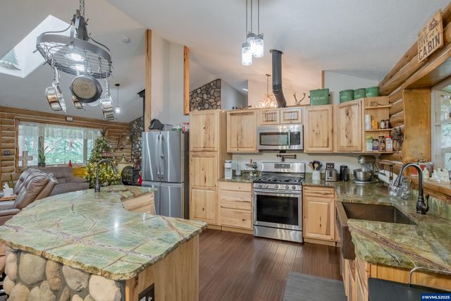 32583 Bellinger Scale Rd, Lebanon, OR 97355