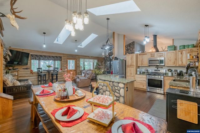 32583 Bellinger Scale Rd, Lebanon, OR 97355