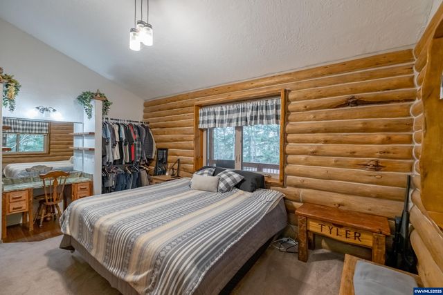 32583 Bellinger Scale Rd, Lebanon, OR 97355