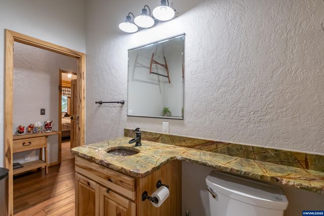 32583 Bellinger Scale Rd, Lebanon, OR 97355