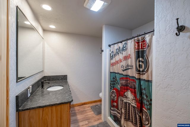 32583 Bellinger Scale Rd, Lebanon, OR 97355