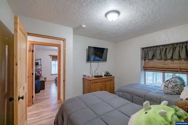 32583 Bellinger Scale Rd, Lebanon, OR 97355