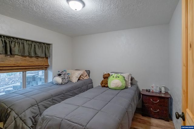 32583 Bellinger Scale Rd, Lebanon, OR 97355