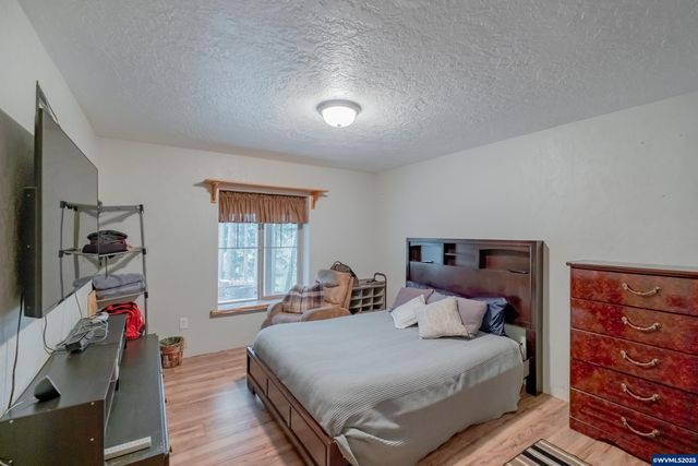 32583 Bellinger Scale Rd, Lebanon, OR 97355