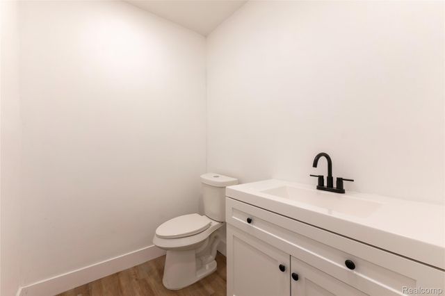 2483 Walce Drive, West Bloomfield Charter Township, MI 48324