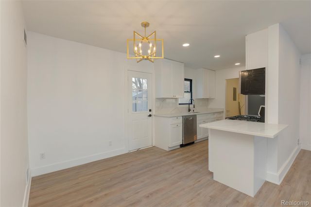 2483 Walce Drive, West Bloomfield Charter Township, MI 48324