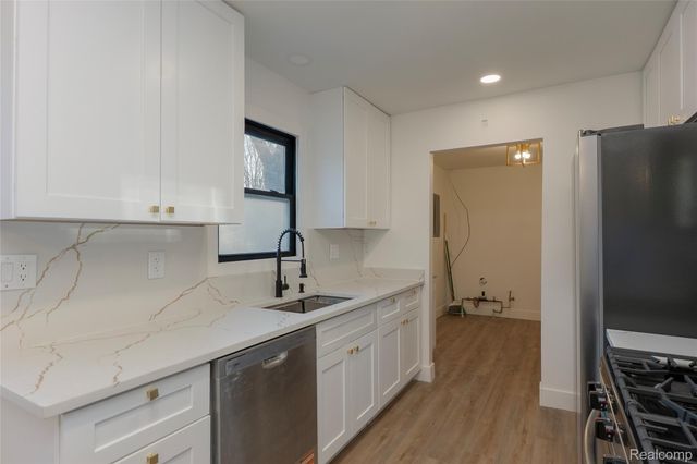 2483 Walce Drive, West Bloomfield Charter Township, MI 48324