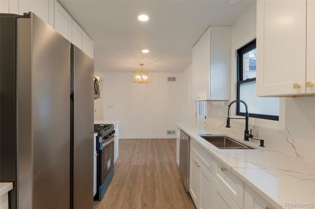 2483 Walce Drive, West Bloomfield Charter Township, MI 48324