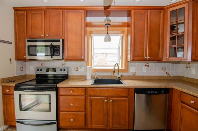 416 Bradford AVE, Norfolk, VA 23505