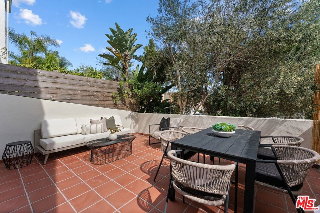 Image 19 of property listing at 3665 Empire Drive 1, Los Angeles, CA 90034