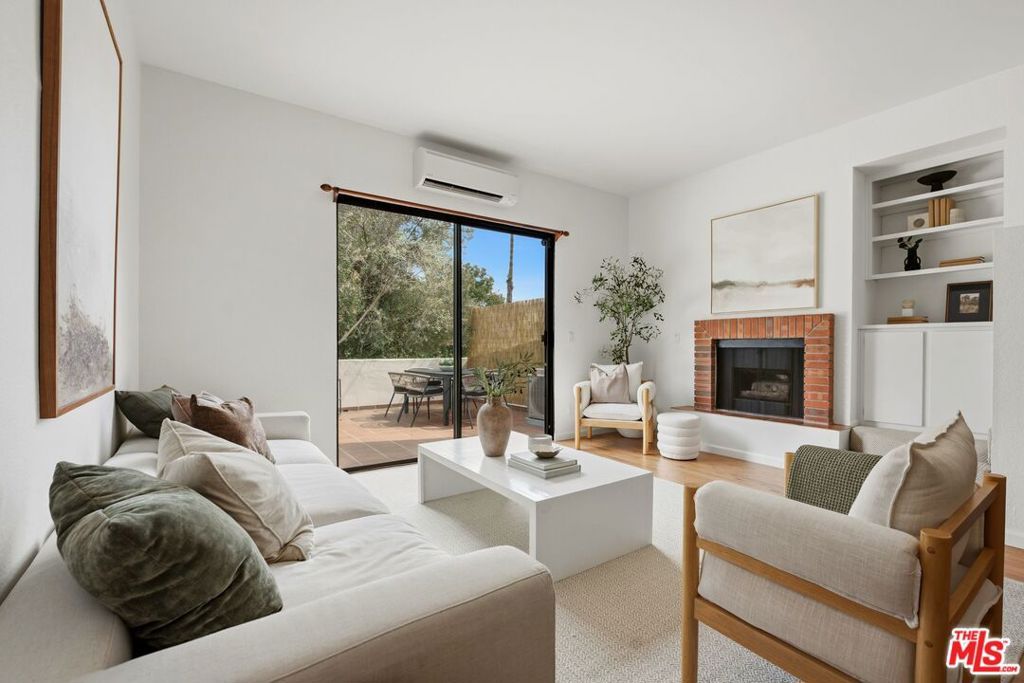 Image 2 of property listing at 3665 Empire Drive 1, Los Angeles, CA 90034