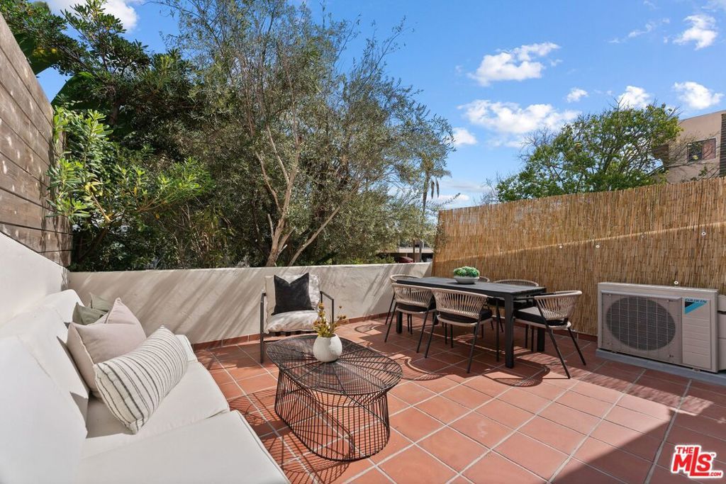 Image 20 of property listing at 3665 Empire Drive 1, Los Angeles, CA 90034