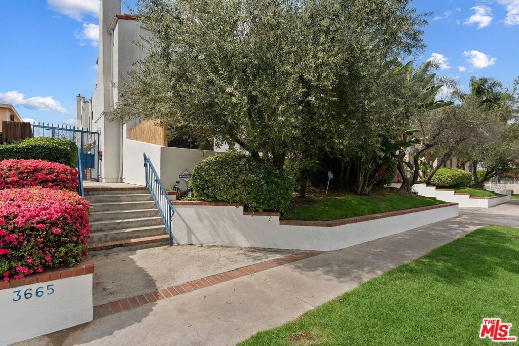 Image 24 of property listing at 3665 Empire Drive 1, Los Angeles, CA 90034