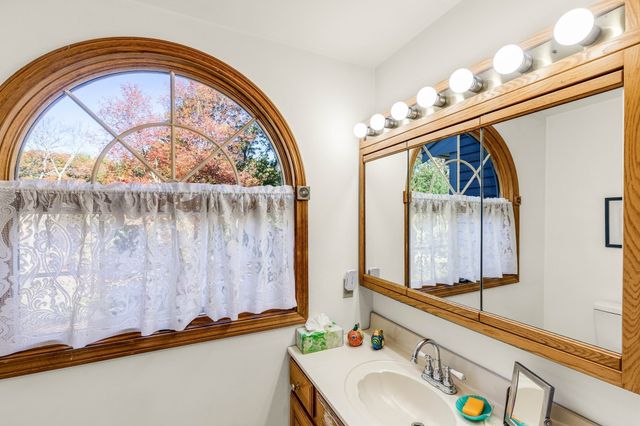 18 Wilson Pond Ln, Rowley, MA 01969