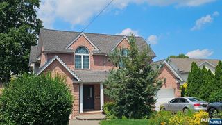 2425 Hammett Avenue, Fort Lee, NJ 07024
