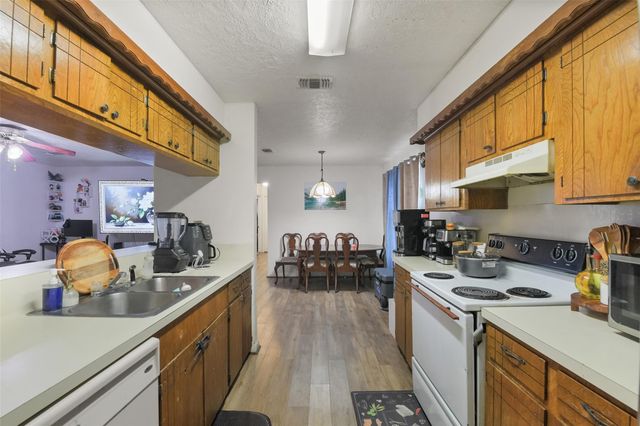 217 Lazy Lane A, Conroe, TX 77301