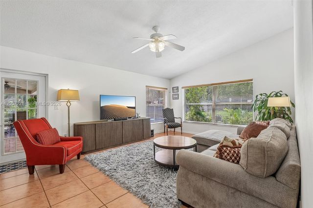 13100 NW 11th Dr, Sunrise, FL 33323