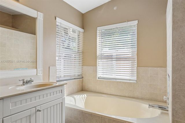 13100 NW 11th Dr, Sunrise, FL 33323