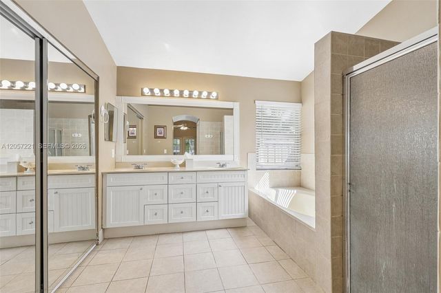 13100 NW 11th Dr, Sunrise, FL 33323