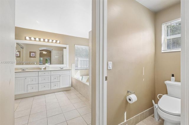 13100 NW 11th Dr, Sunrise, FL 33323