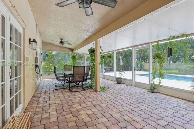 13100 NW 11th Dr, Sunrise, FL 33323