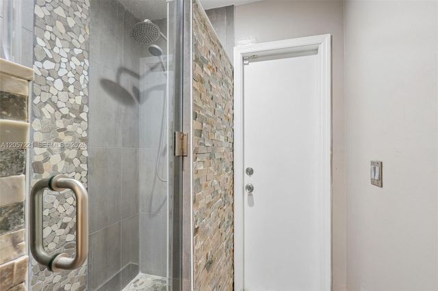 13100 NW 11th Dr, Sunrise, FL 33323