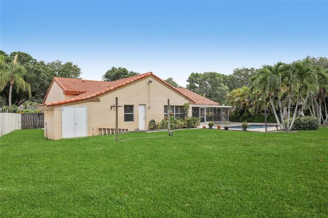 13100 NW 11th Dr, Sunrise, FL 33323