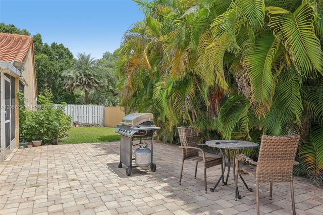 13100 NW 11th Dr, Sunrise, FL 33323