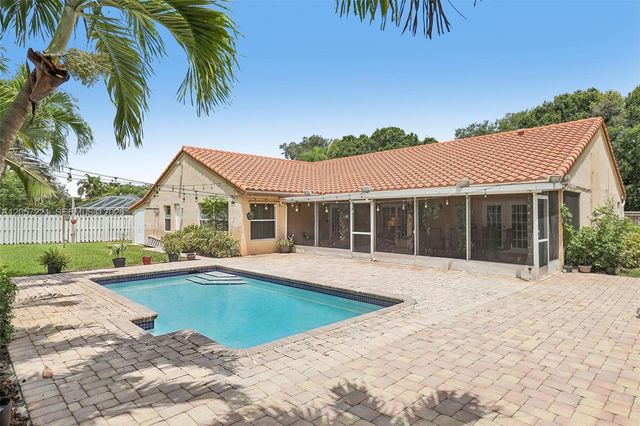 13100 NW 11th Dr, Sunrise, FL 33323